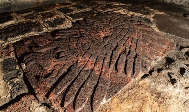 Новости археологии: в ацтекском храме найден высеченный в вулканической породе беркут