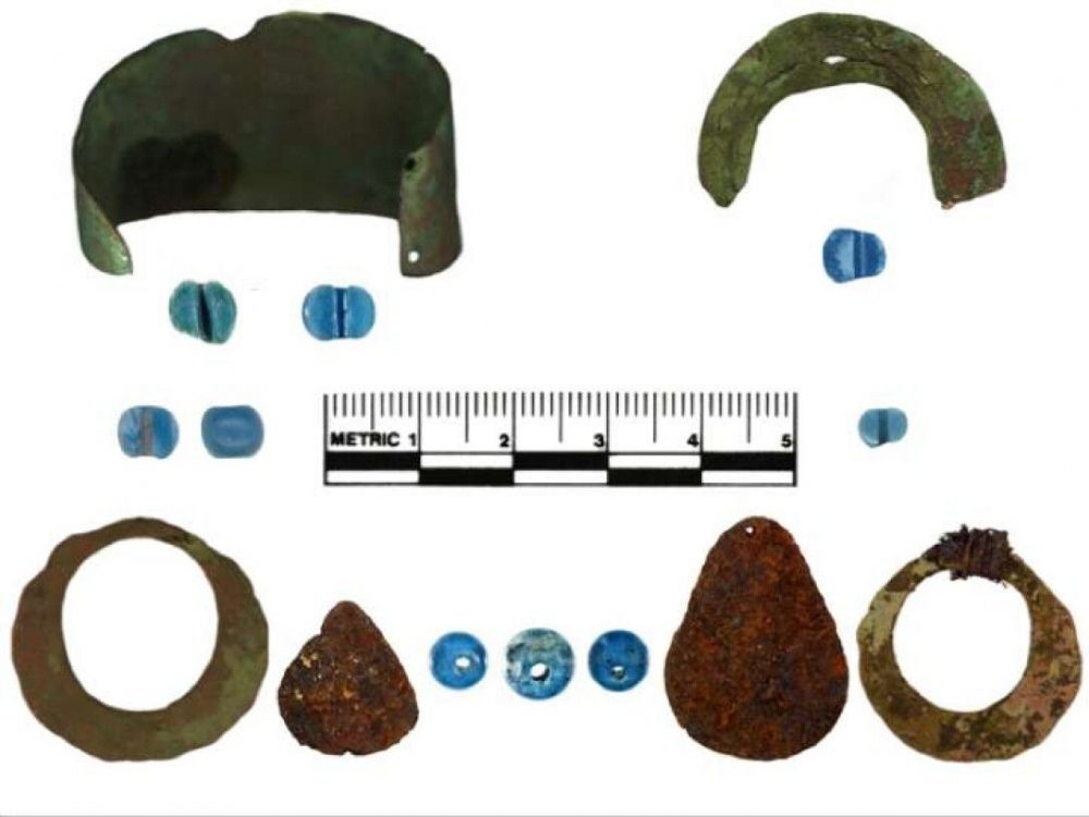 Артефакты из раскопок на мысе Пуник. Предоставлено: ML Kunz et al., 2021, American Antiquity.