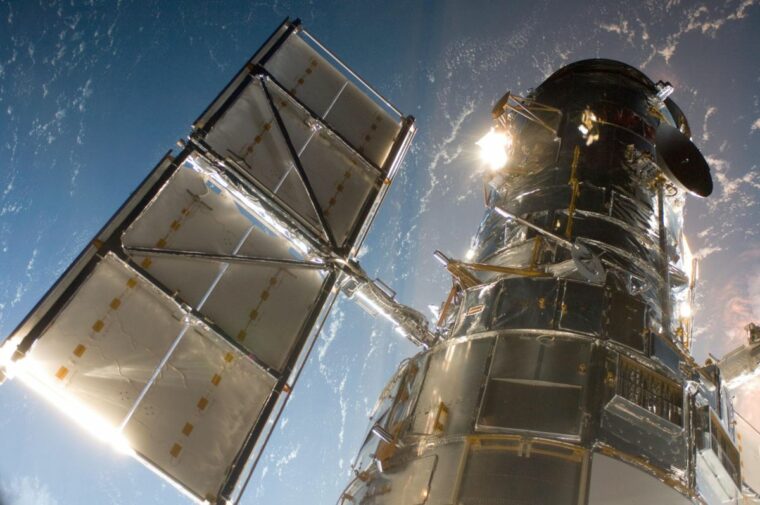 Космический телескоп Хаббл перешел в безопасный режим