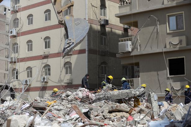 Обрушение здания в Каире 27 марта также связано с проклятием.
