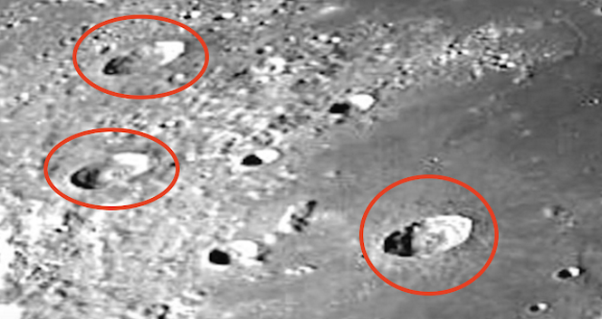 Три здания на Луне, видно в телескоп