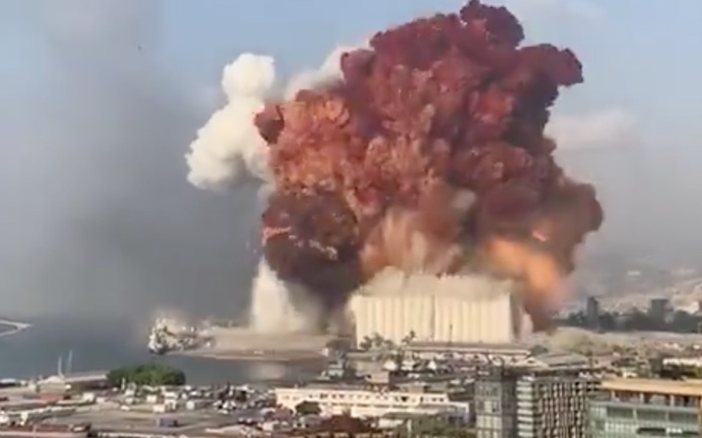 Смертельный взрыв в Бейруте послал волны в ионосферу с силой извержения вулкана
