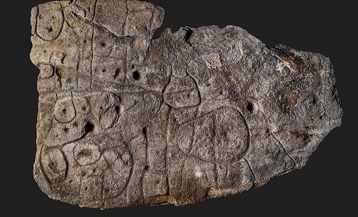 Большой камень бронзового века может стать самой старой 3D-картой Европы