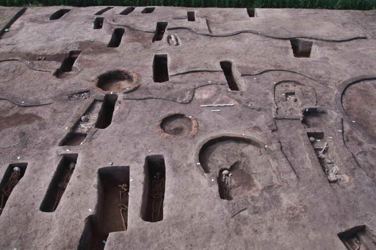 Египет объявляет об обнаружении гробниц возрастом 8000 лет