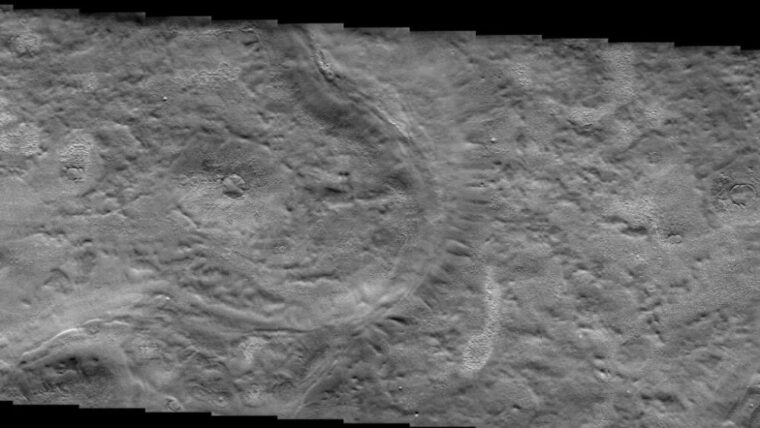 Странная форма рельефа на Марсе напоминает антарктические ледяные потоки - 10 вещей, которые вам нужно знать