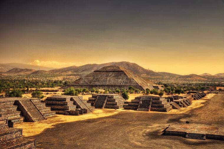 10 удивительных сходств между ступенчатыми пирамидами по всему миру