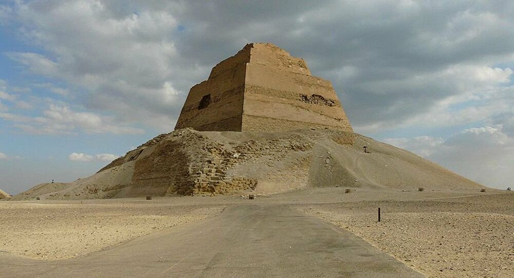 Остающаяся структура пирамиды Мейдума. Предоставлено: Wikimedia Commons.