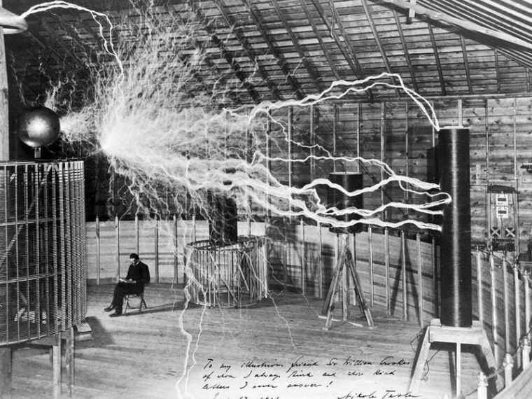 Вековое изобретение Тесла признано революционной, неправильно понятой технологией