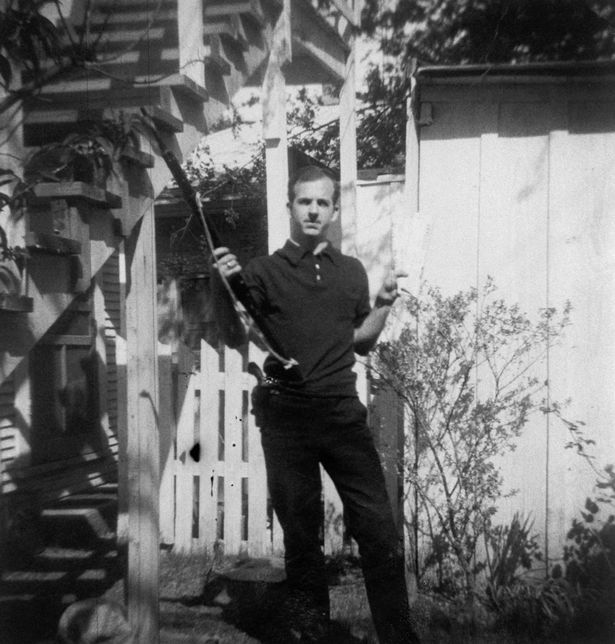 Многим трудно поверить, что Ли Харви Освальд сделал сложный выстрел из своей базовой винтовки Маннлихера-Каркано.