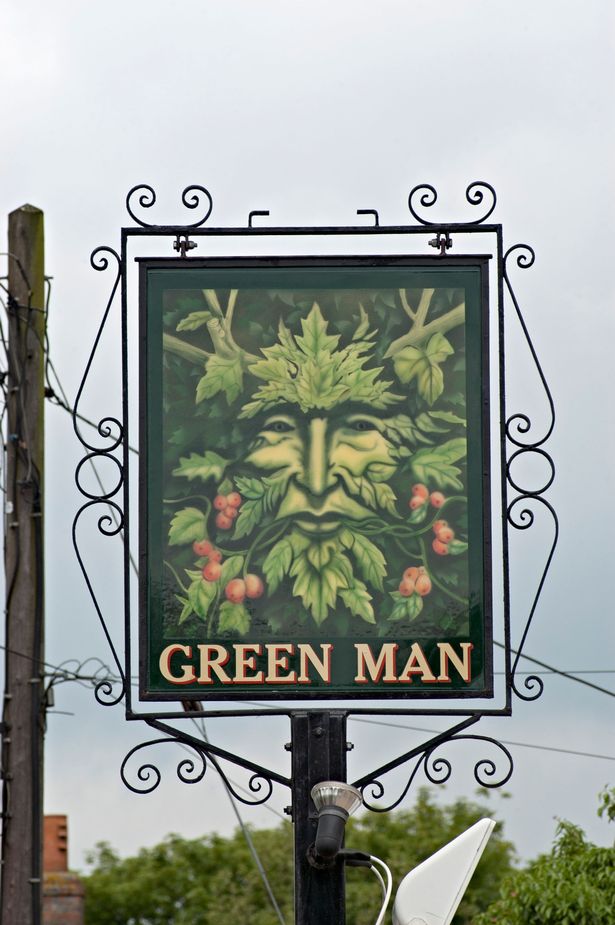 Зеленый человек - популярное название паба с традиционным средневековым изображением языческого лесного духа на вывесках.
