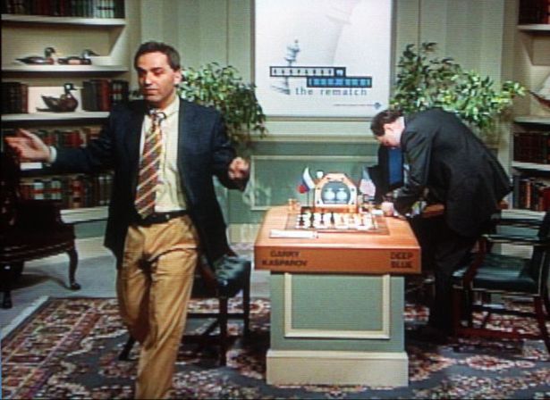 Каспаров в тот момент, когда он признал, что потерпел поражение от Deep Blue.