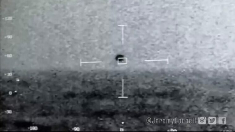 USS Omaha подвергается преследованиям НЛО 