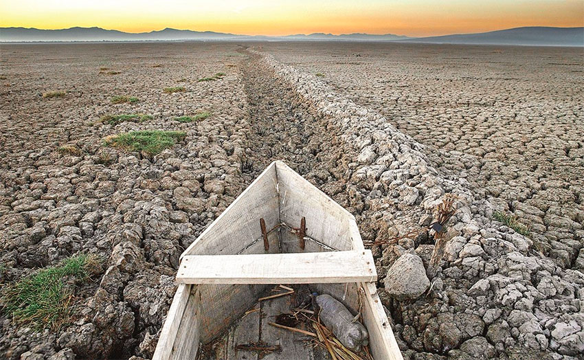 Второе по величине озеро Мексики теперь кладбище заброшенных лодок, второе по величине озеро Мексики теперь кладбище заброшенных лодок видео, второе по величине озеро Мексики теперь кладбище заброшенных лодок фото