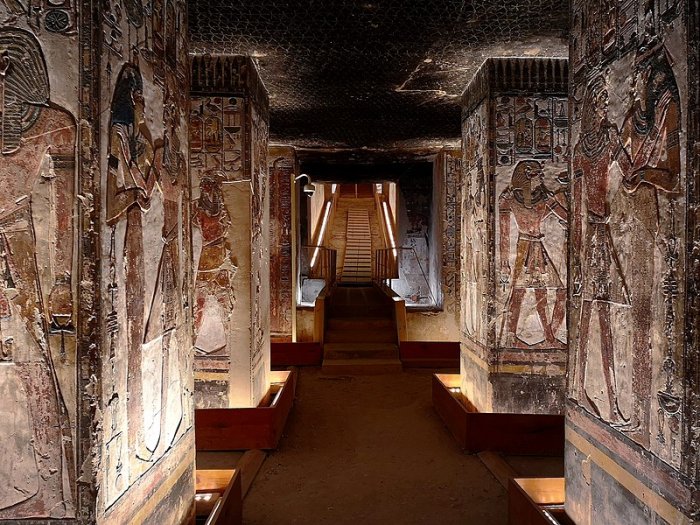 Гробница фараона Сети I - самая величественная и самая большая из когда-либо построенных в Долине царей