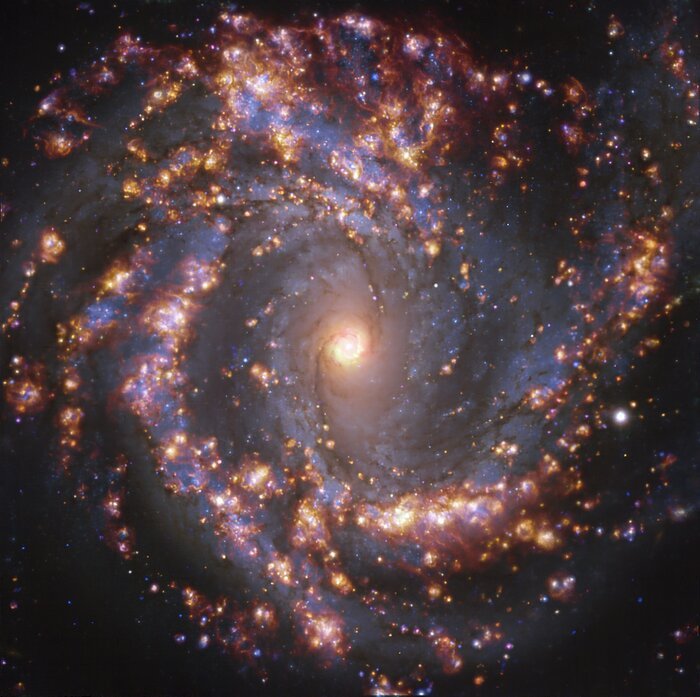 NGC 4303, видимая с помощью MUSE на VLT ESO на нескольких длинах волн света