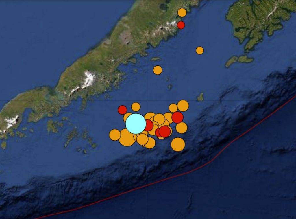 Землетрясение в м. Карта землетрясений Аляска. Карта землетрясений США. Аляска в июле. Детский рисунок землетрясение Аляска.