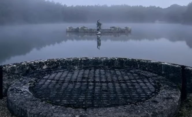 Tайная обитель – куда ведет люк, найденный в заброшенном озере