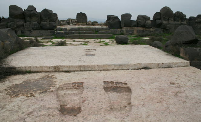 Загадки древнейшего храма Айн-Дара — следы древних богов на земле