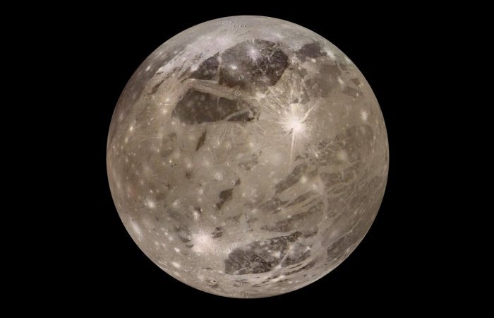 Хаббл обнаружил первое свидетельство водяного пара на Луне Юпитера - Ганимед
