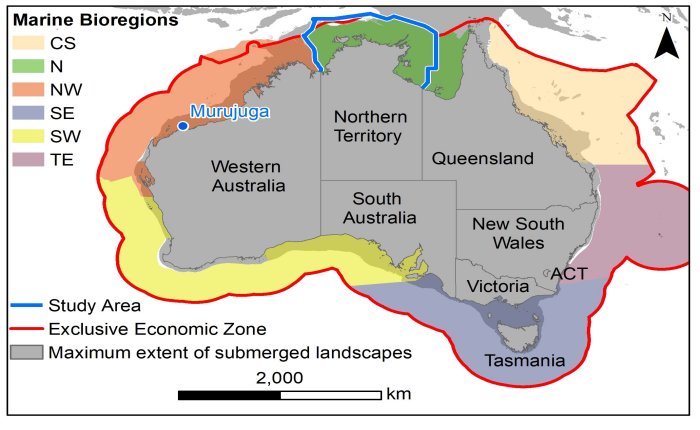 Район исследования относительно основных наземных и прибрежных регионов Австралии на основе государственных и морских биорегионов. Содержит растровые данные GEBCO 15 ArcSecond (общественное достояние) и базу геоданных морских границ: морские границы и исключительные экономические зоны (200 миль) (версия: 11) (CCBY 4.0). CS = Коралловое море; N = Север; NW = Северо-Запад; ЮЗ = Юго-Запад; SE = Юго-Восток; TE = умеренный восток. Предоставлено: доктор Джон Маккарти, специалист по археологии Австралии.