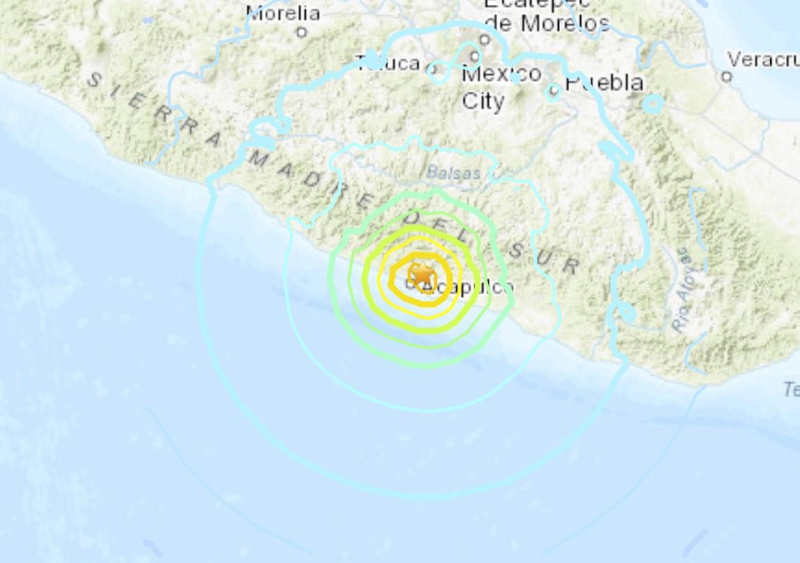 Ужасающие видео сильного землетрясения M7.1 в Акапулько, Мексика