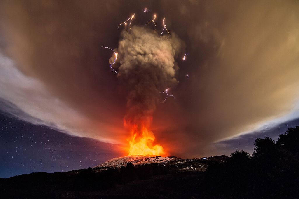 После 4200 микроземлетрясений на Канарских островах ожидается мощное извержение вулкана