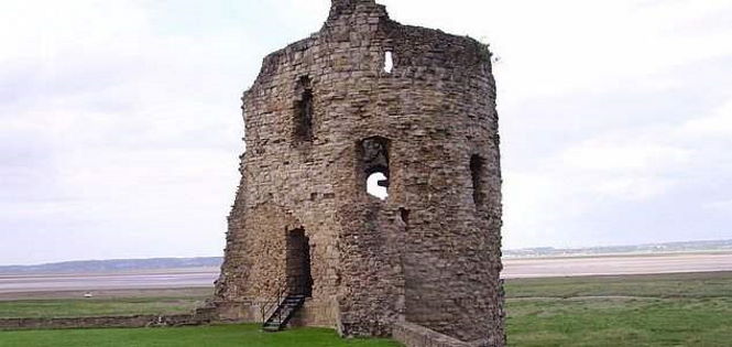 Жуткое фото показывает предполагаемое привидение в замке Флинт