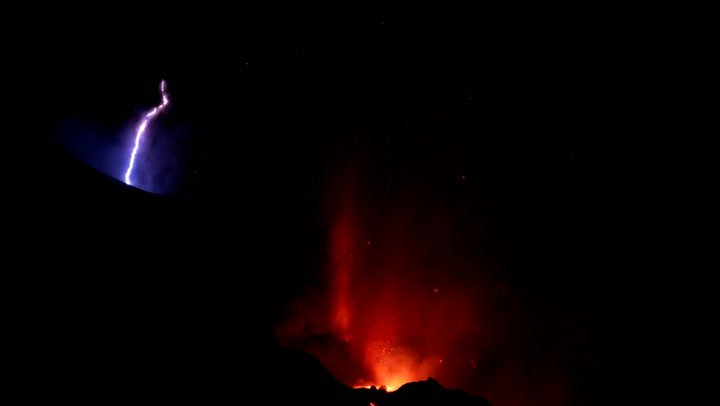 Обновление извержения на Ла-Пальме: вулканические молнии – новая дельта лавы может внезапно обрушиться, создавая большие волны