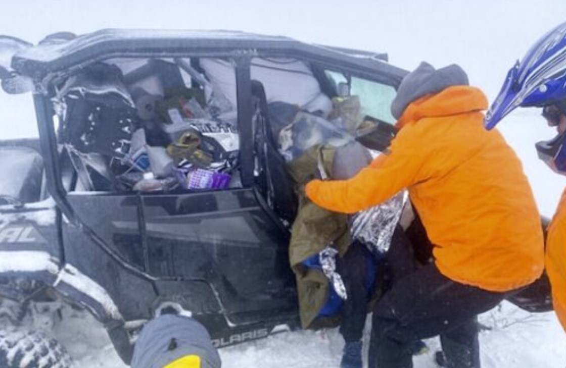 Ультрамарафон отменен, и бегуны спасены после сильного зимнего шторма, из-за которого выпало 18 дюймов снега в округе Дэвис, штат Юта