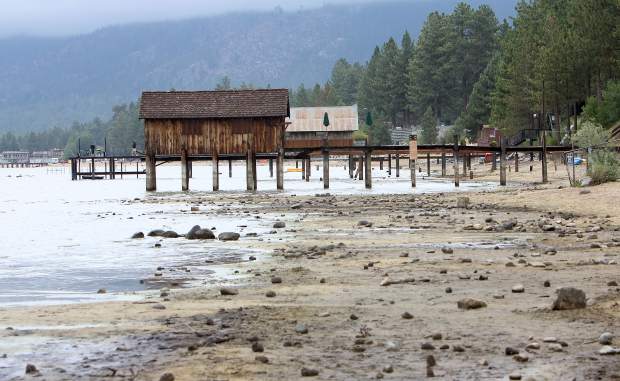 Уровень воды в озере Тахо достиг четырехлетнего минимума из-за сильной засухи в Калифорнии