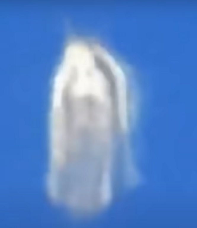 В небе над Канадой наблюдали НЛО в виде "Сияющего Ангела"
