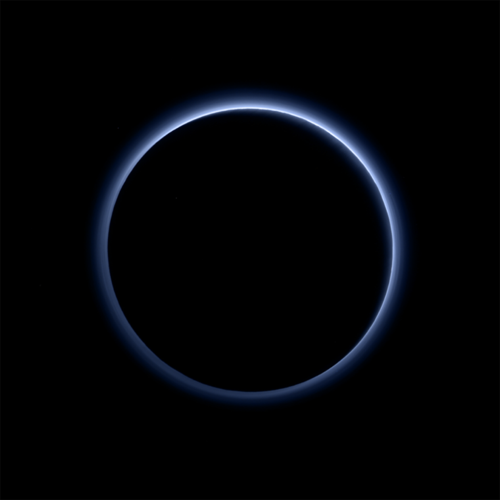 Слой дымки атмосферы Плутона на снимке, сделанном космическим кораблем New Horizons. Предоставлено: НАСА / JHUAPL / SwRI.