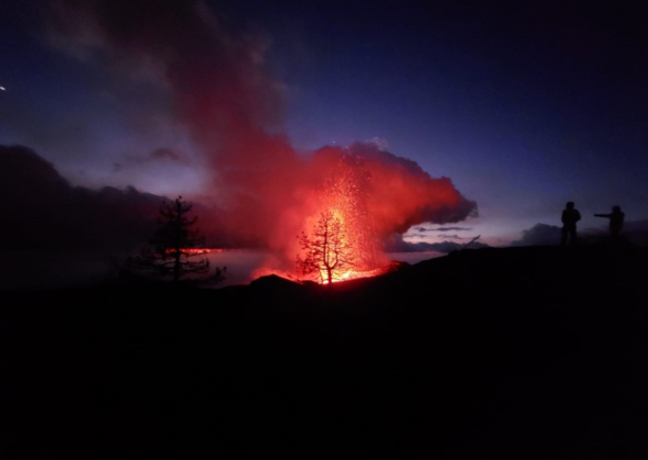 Самое продолжительное извержение на острове Ла Пальма за 340 лет и первые жертвы. Обновление на 15 ноября 2021 г. 