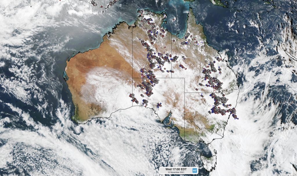 За одну ночь в Австралии ударило более 1 миллиона молний