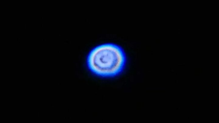 Синий пончик над Швейцарией и золотой цилиндр над Францией: НЛО атакуют европейское небо 