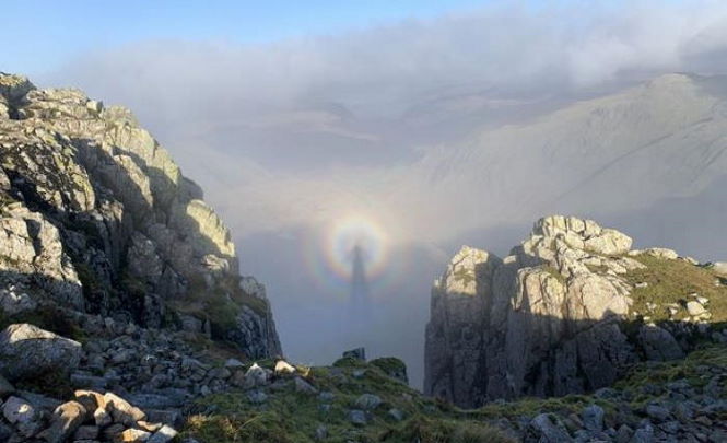 Путешественник увидел в горах Брокенского призрака