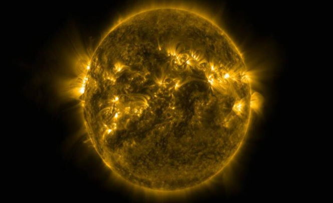 Мощные вспышки на Солнце фиксируют четвертый день подряд