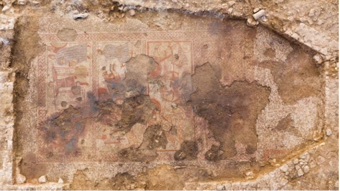 Редкая римская мозаика с изображением приключений греческого героя Ахилла, обнаруженная в Ратленде, Великобритания