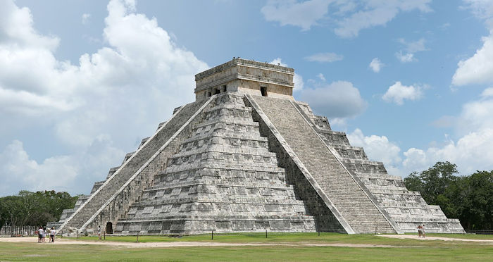 Астрономически выровненные храмы и пирамиды древнего мира