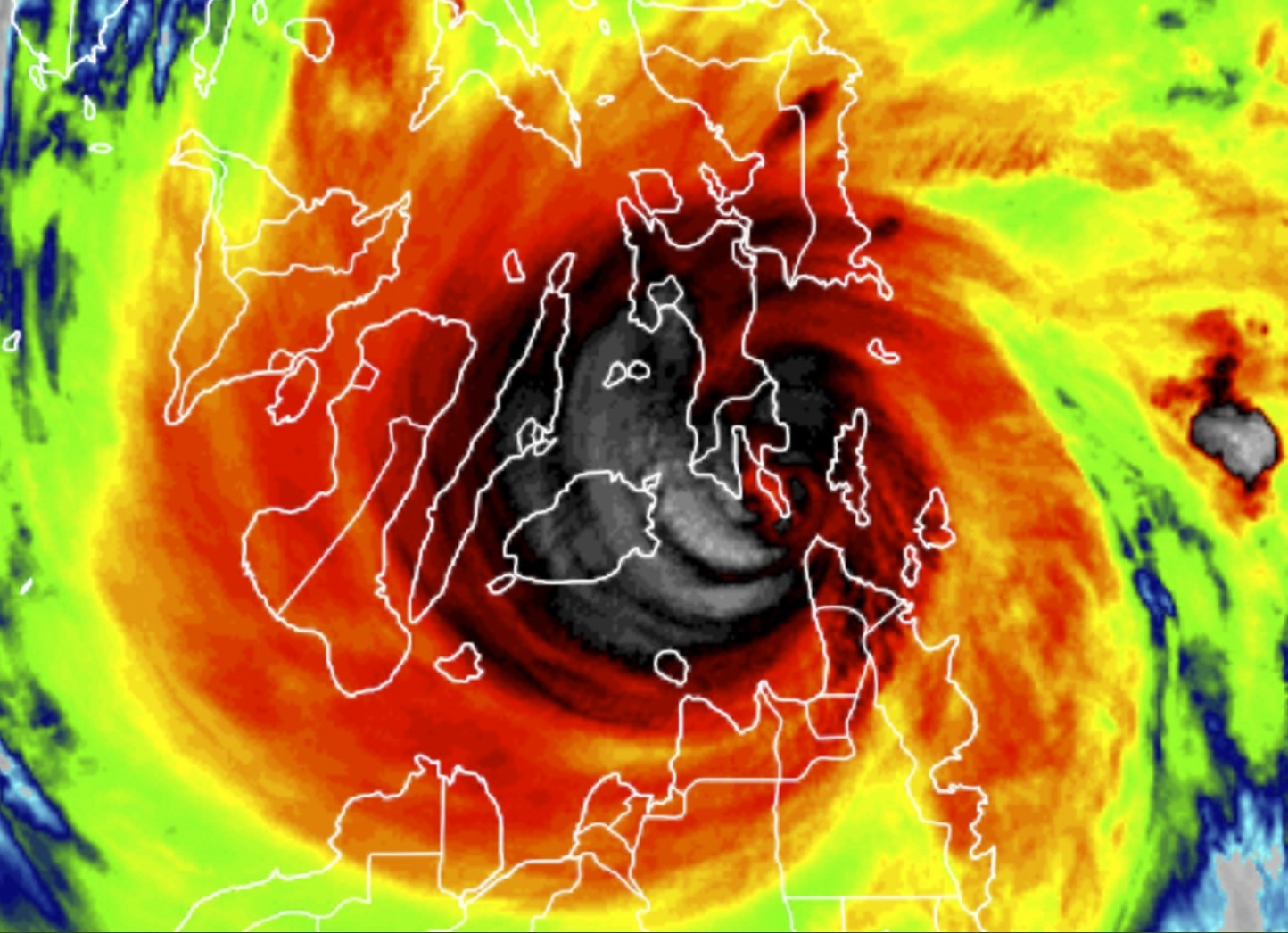 Супер Тайфун Рай обрушился на Филиппины, вызвав эвакуацию десятков тысяч человек на видео и фотографиях