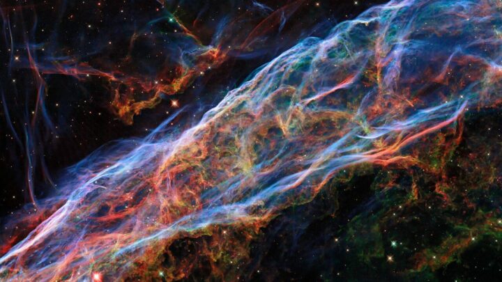 Календарь Хаббла на 2022 год открывает чудеса космоса