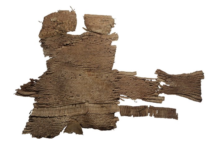 Старые кожаные чешуйчатые доспехи могли быть датированы периодом между 786 и 543 годами до нашей эры. (Изображение: DL Xu, P. Wertmann, M. Yibulayinmu)