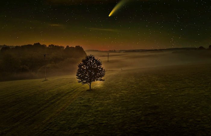 Головы комет могут быть зелеными, но не хвостами: спустя 90 лет мы наконец знаем, почему