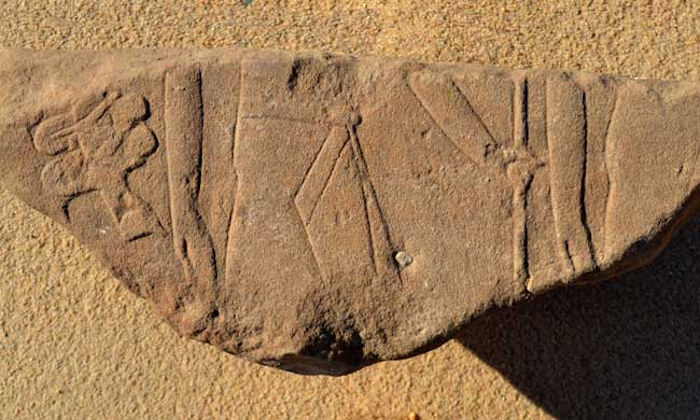 Гигантские блоки для колоссов царя Аменхотепа III в форме сфинкса обнаружены в Луксоре, Египет