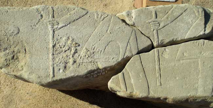 Гигантские блоки для колоссов царя Аменхотепа III в форме сфинкса обнаружены в Луксоре, Египет