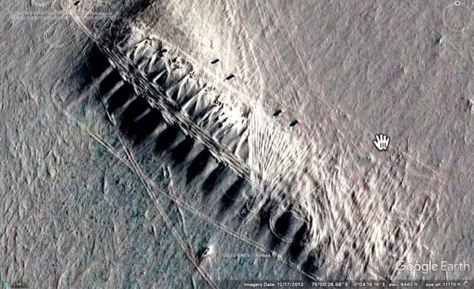 Инопланетную базу обнаружили на снимках Антарктики