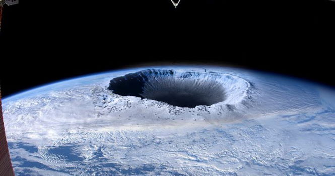 Полая Земля: Антарктида может быть воротами в другой Мир внутри Земли