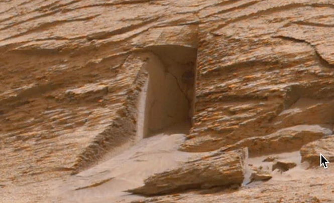 Множество дверных проемов обнаружено на Марсе