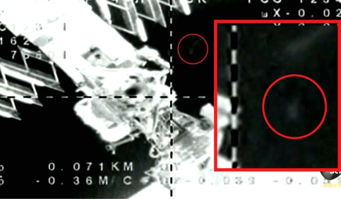 Итальянский астронавт Саманта Кристофоретти в ужасе закричала увидев два НЛО