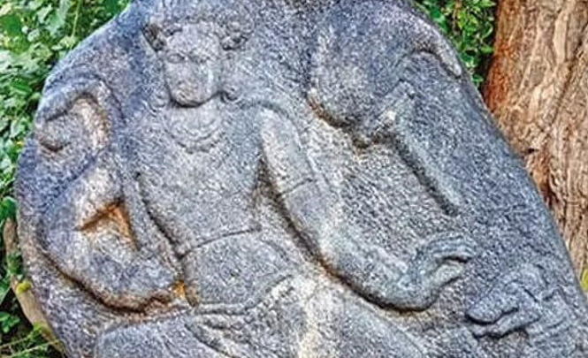 Уникальный каменный идол обнаружен в Индии